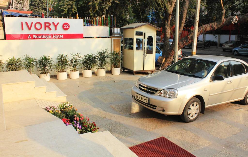 Hotel Ivory 32 New Delhi Exterior photo